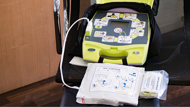 Notfallmedizin - automatischer Defibrillator